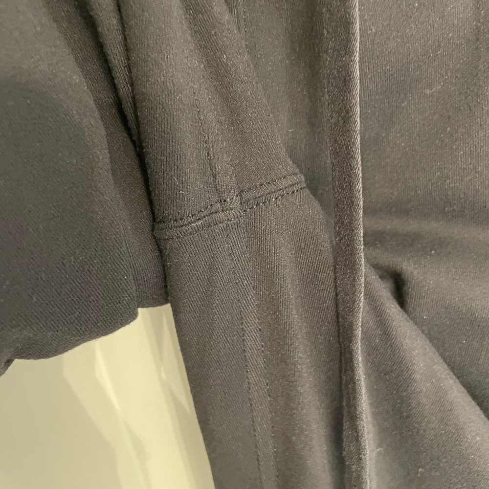 Lululemon Ready to Rulu High-Rise Jogger
Black size 4 - Picture 12 of 12